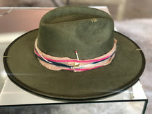 Cargar imagen en el visor de la galería, SOMBRERO MAKTUB