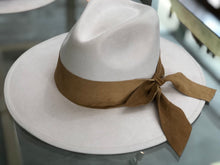 Cargar imagen en el visor de la galería, SOMBRERO ÓPALO