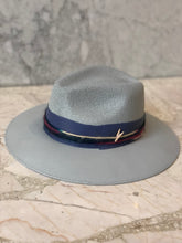 Cargar imagen en el visor de la galería, SOMBRERO PENDULO