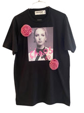 Cargar imagen en el visor de la galería, Chaos flowers T-shirt
