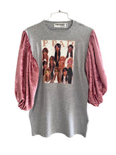 Cargar imagen en el visor de la galería, Velvet dolls T-shirt
