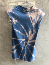 Cargar imagen en el visor de la galería, T-shirt Hombrera Tie Dye
