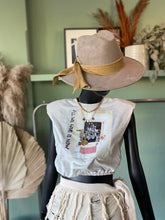 Cargar imagen en el visor de la galería, SOMBRERO MANIFEST
