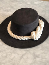 Cargar imagen en el visor de la galería, SOMBRERO UBUNTU
