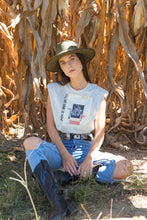 Cargar imagen en el visor de la galería, CROP MUSCLE TEE
