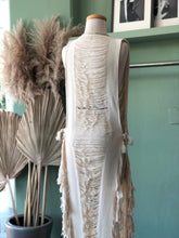 Cargar imagen en el visor de la galería, BATA ALEMAGOU CRUDO
