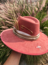 Cargar imagen en el visor de la galería, Sombrero NÔMADE
