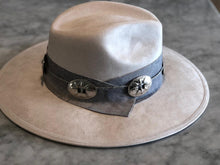 Cargar imagen en el visor de la galería, SOMBRERO OHEV
