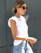 Cargar imagen en el visor de la galería, T-shirt Hombrera blanca

