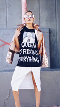 Cargar imagen en el visor de la galería, QUEEN T-SHIRT
