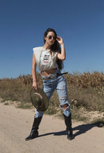 Cargar imagen en el visor de la galería, CROP MUSCLE TEE
