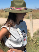 Cargar imagen en el visor de la galería, CROP MUSCLE TEE
