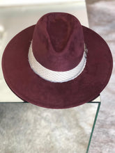 Cargar imagen en el visor de la galería, SOMBRERO BRUMA
