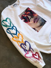 Cargar imagen en el visor de la galería, SUDADERA COLOR HEARTS
