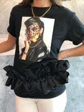 Cargar imagen en el visor de la galería, BLACK RUFFLE T-SHIRT
