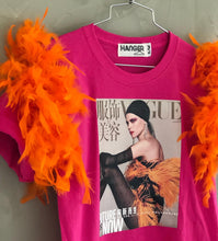 Cargar imagen en el visor de la galería, Feathers T-shirt
