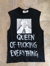 Cargar imagen en el visor de la galería, QUEEN T-SHIRT
