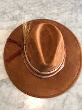 Cargar imagen en el visor de la galería, SOMBRERO ILLUMINATI
